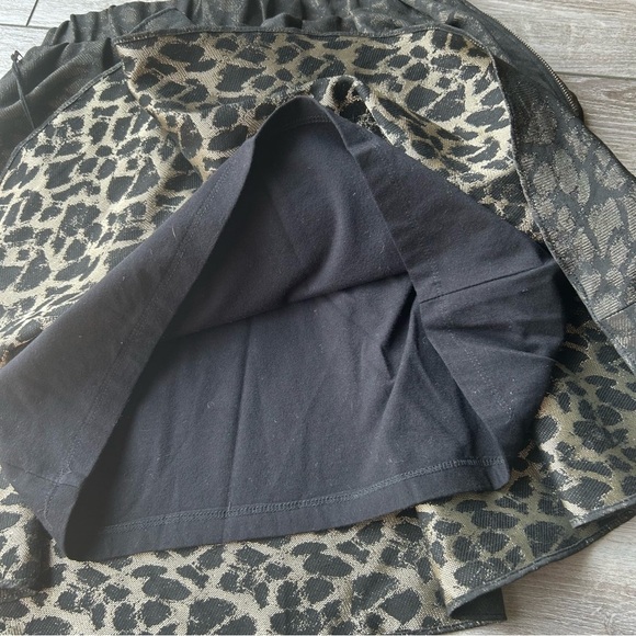 NWT Aritzia Talula Black & Bronze  Abstract Patterned Flared Mini Skirt - Picture 13 of 15